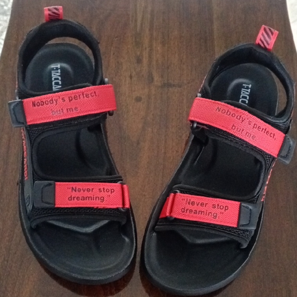 Taccardi NEW 🤩 Leather Red and Black Athletic Sandals with Adjustable Straps
